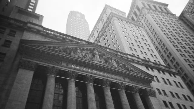 XRP-ETF-Zuflüsse erreichen 1,44 Mrd. $ – Garlinghouse wirbt in Miami