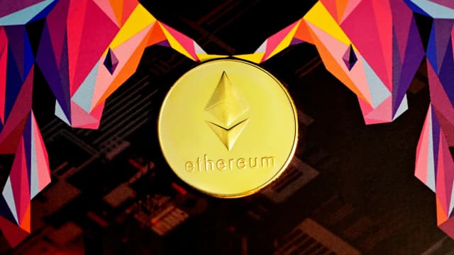 Kann Ethereum $2.000 verlieren? DOGE nahe $0,10, SHIB komprimiert