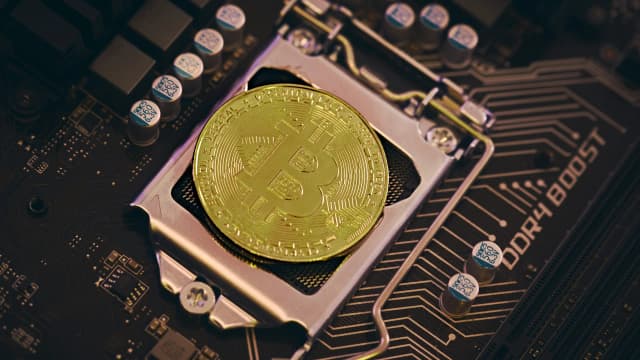 Ethereum-Kurs droht Rückfall auf $1.800 nach Kanalbruch