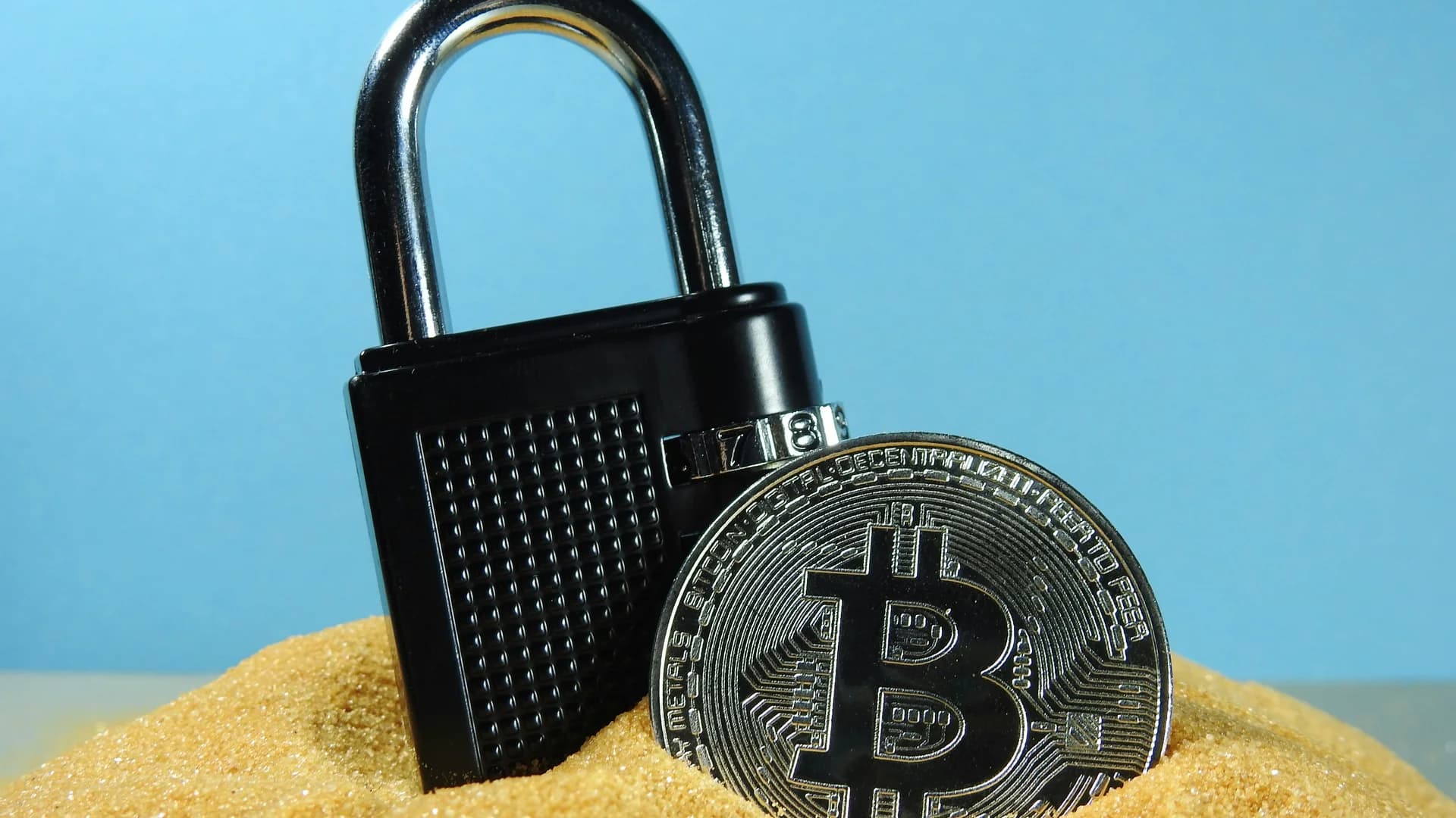 Bitcoin-Kurs steigt, während Öl nach Nahost-Angriffen $100 nähert