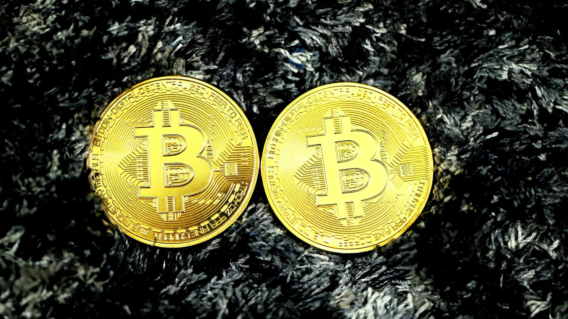 Bitcoin erreicht $74.4K Sechs-Wochen-Hoch bei Analysten-Optimismus
