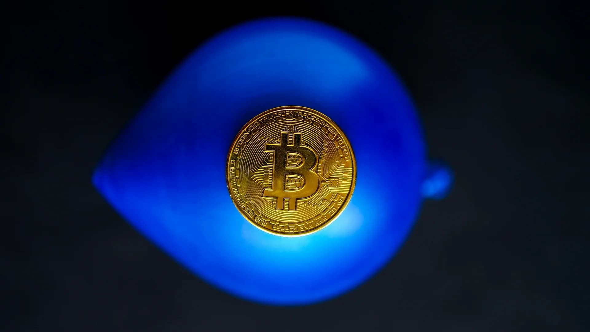 Bitcoin nähert sich $75K, doch Trader warnen: BTC-Squeeze ändert nichts