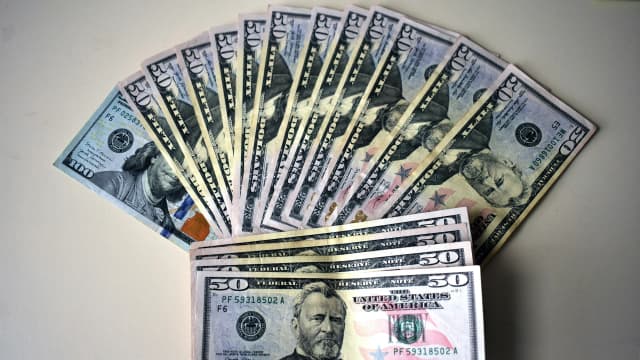 Theo lanciert goldgedeckten Stablecoin nach 100-Mio.-$-Raise